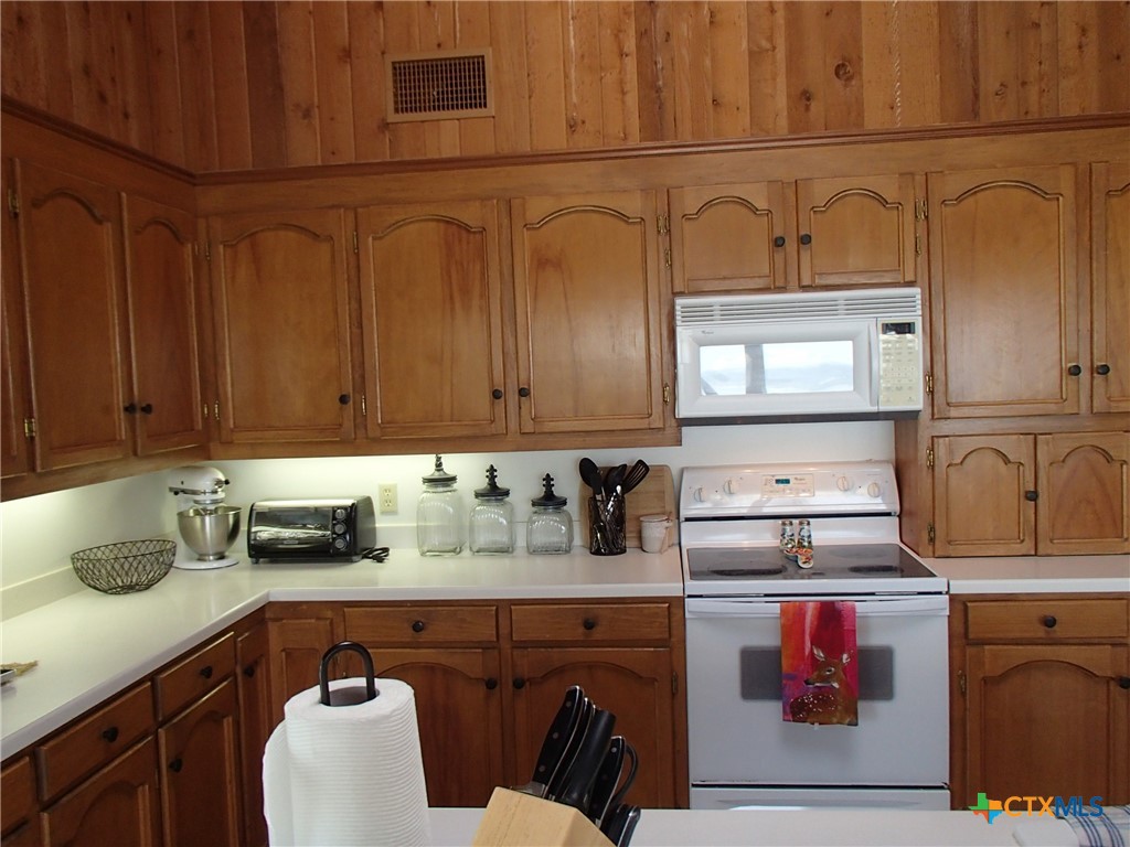 1603 W Lakeside Drive Property Photo 7