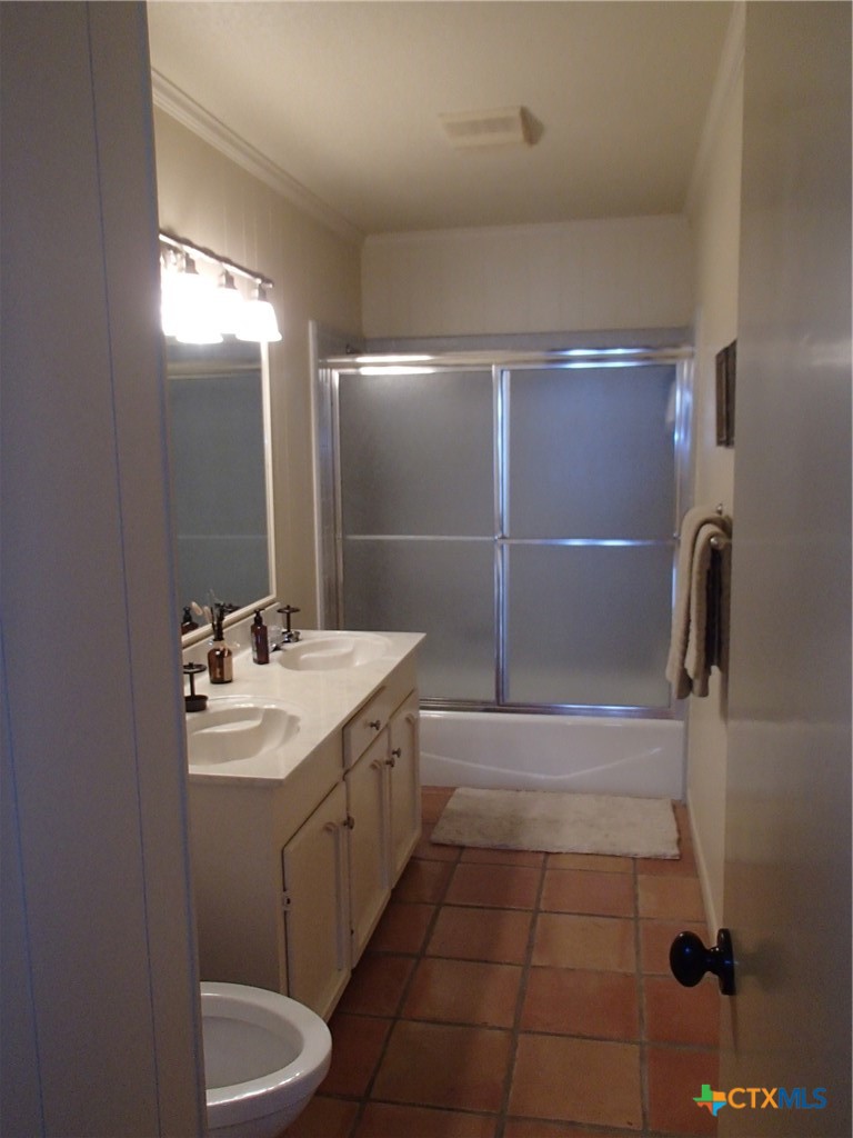1603 W Lakeside Drive Property Photo 10