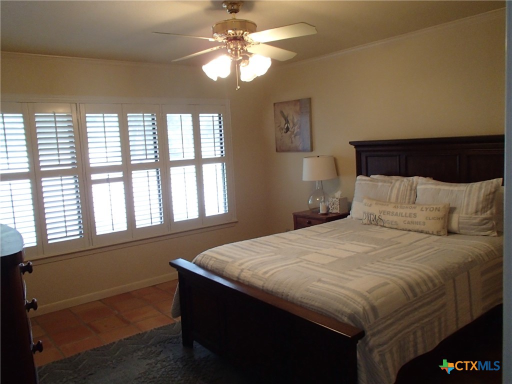 1603 W Lakeside Drive Property Photo 11