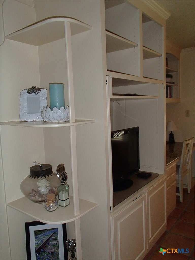1603 W Lakeside Drive Property Photo 13
