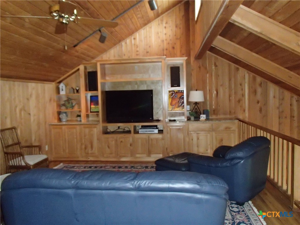 1603 W Lakeside Drive Property Photo 16