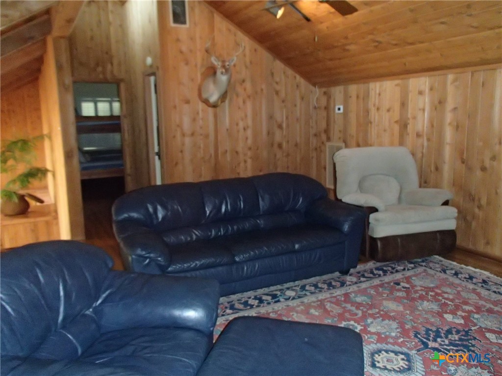 1603 W Lakeside Drive Property Photo 18