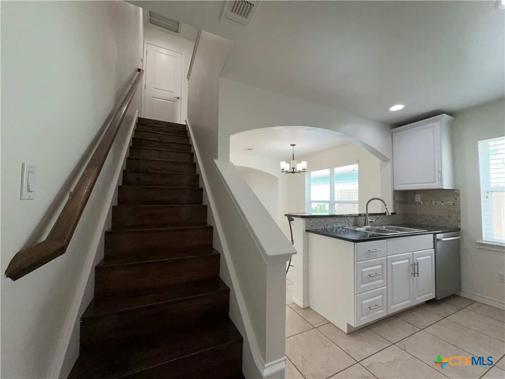 417 & 419 S Commerce Street Property Photo 19