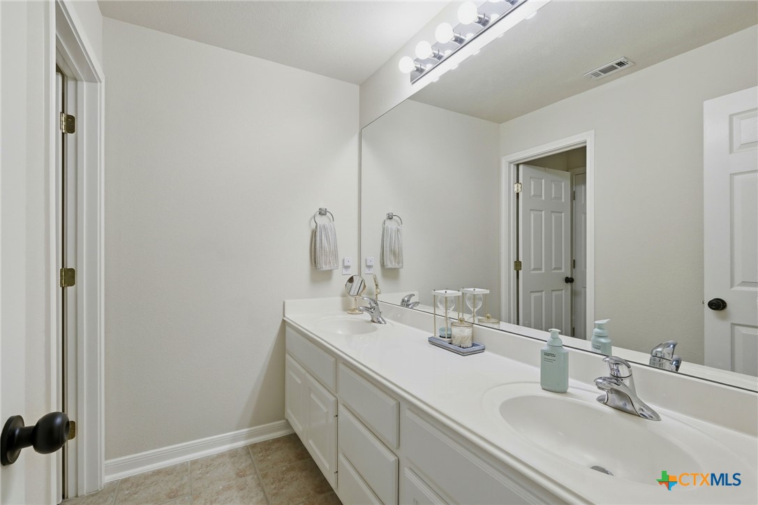 2701 Michelle Lynne Cove Property Photo 25