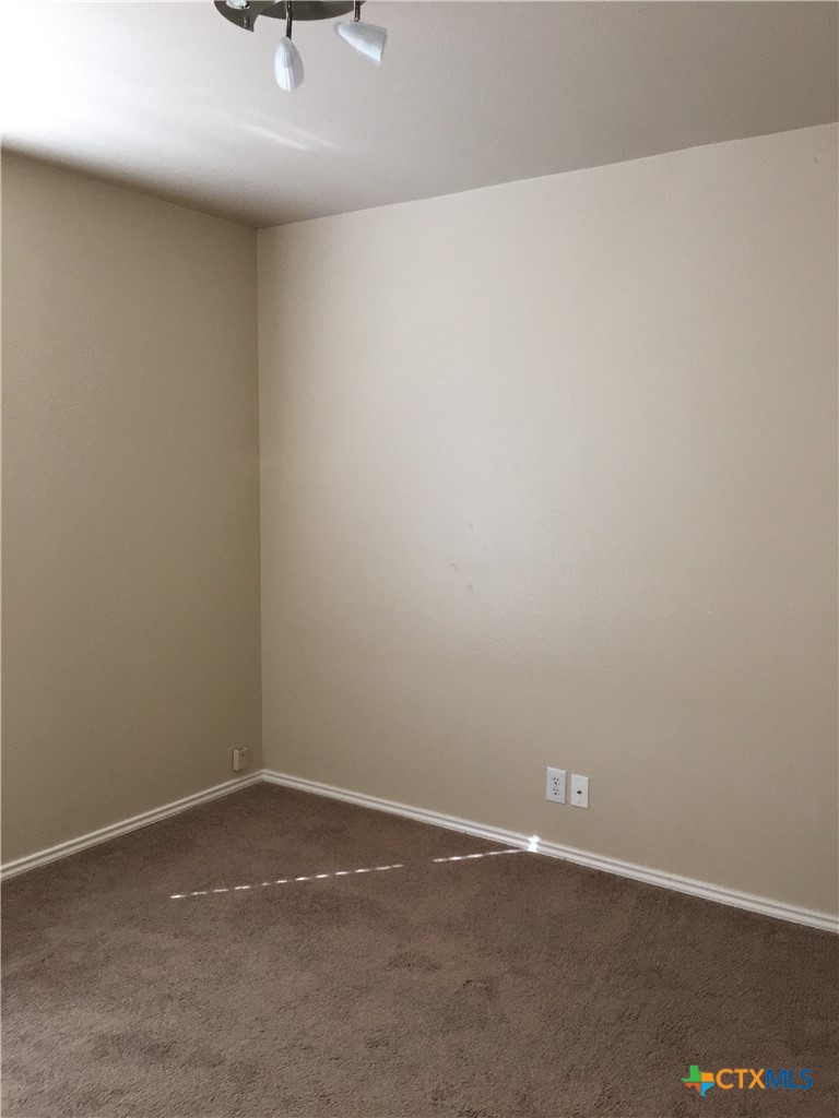 3103 Swallow Pointe Property Photo 5