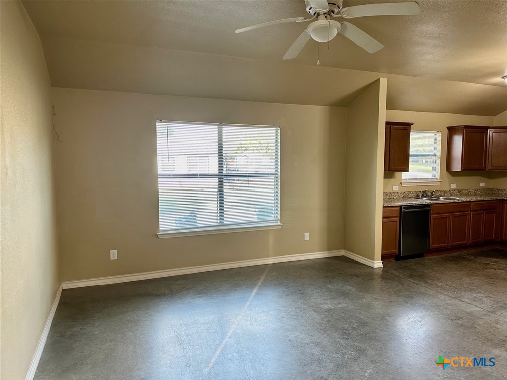 1400 Clyde Street B Property Photo 3