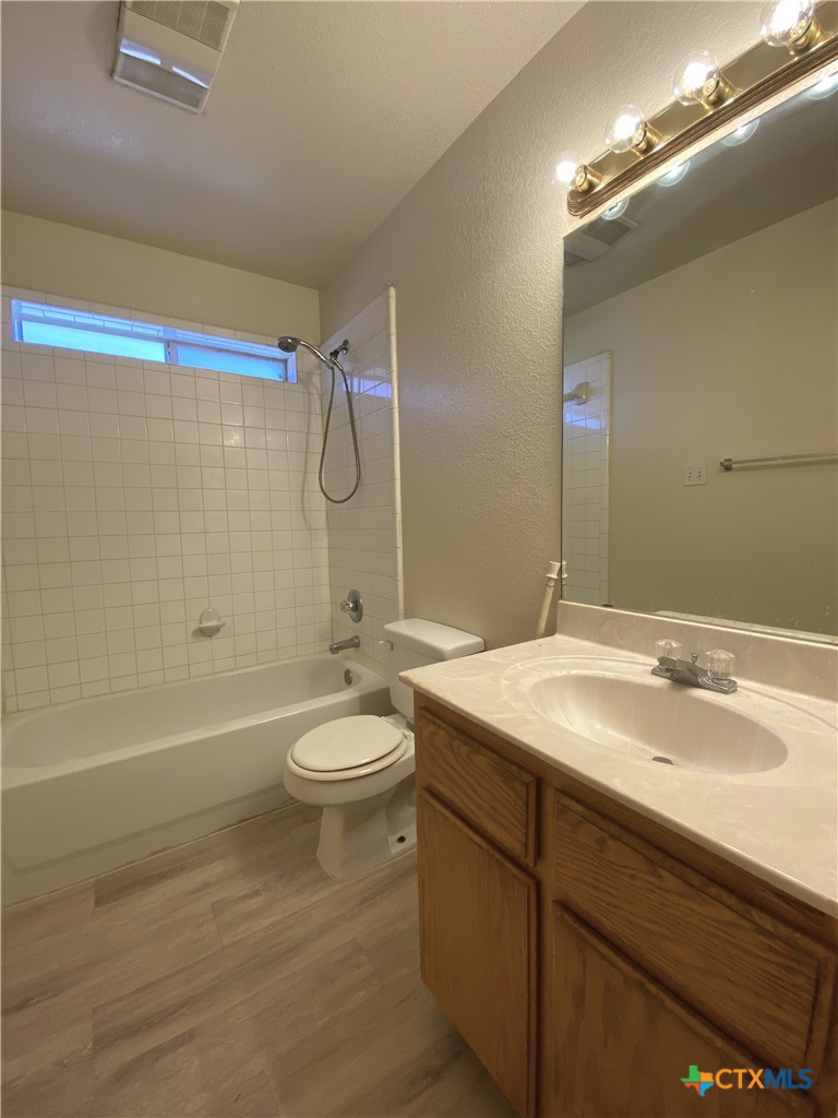 3402 Cantabrian Drive B Property Photo 6