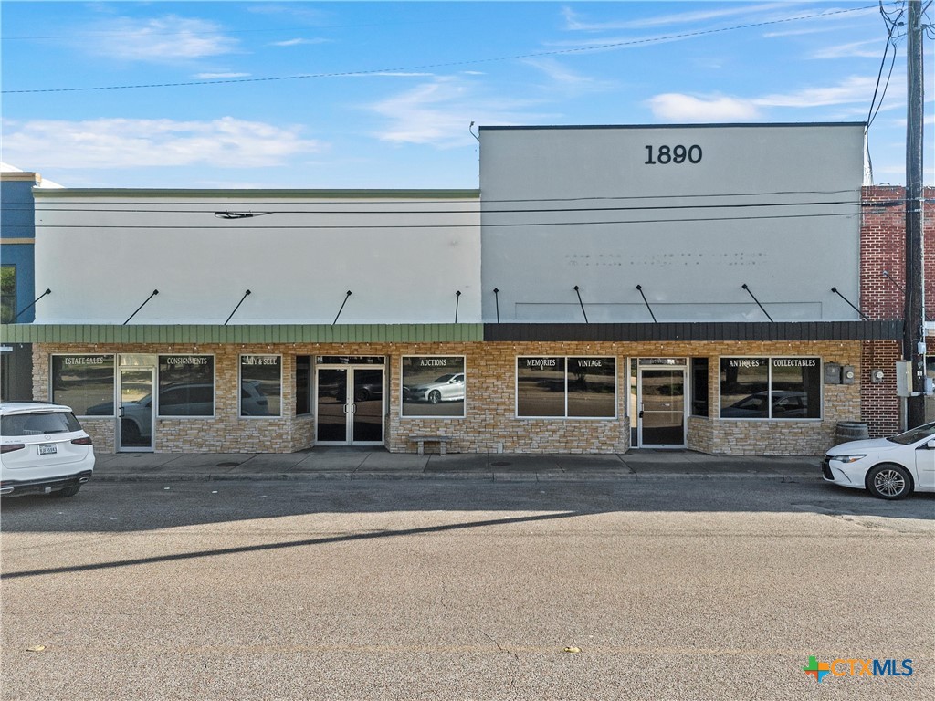 107 W Main Street Property Photo 1