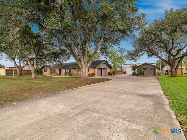 906 Mead Road Property Photo 1