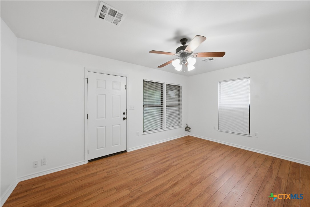 303 N Milam Street Property Photo 2