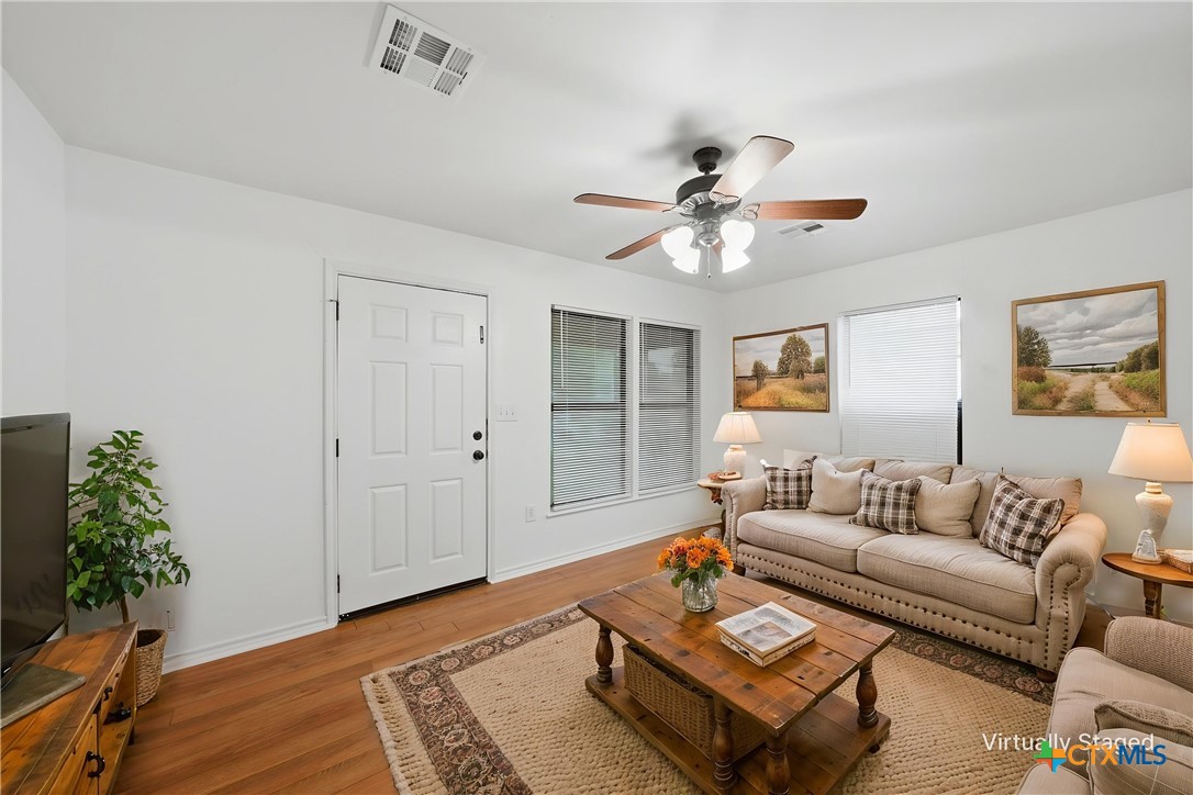 303 N Milam Street Property Photo 3