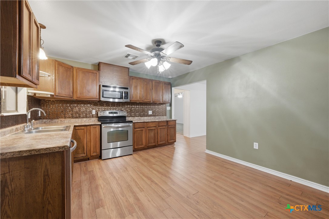 303 N Milam Street Property Photo 7