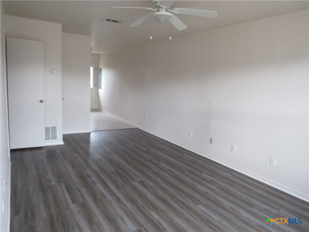 2811 Cantabrian Drive B Property Photo 2