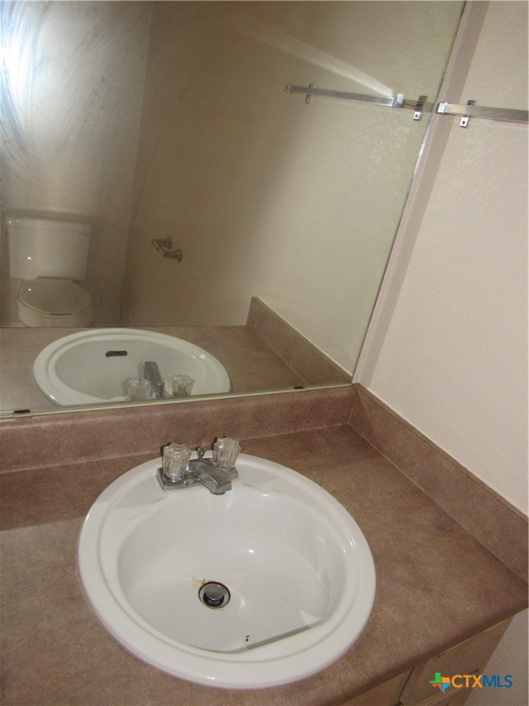 2811 Cantabrian Drive B Property Photo 7