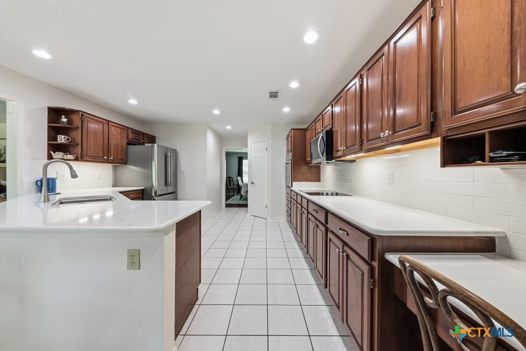 51 Hunters Point Drive Property Photo 14