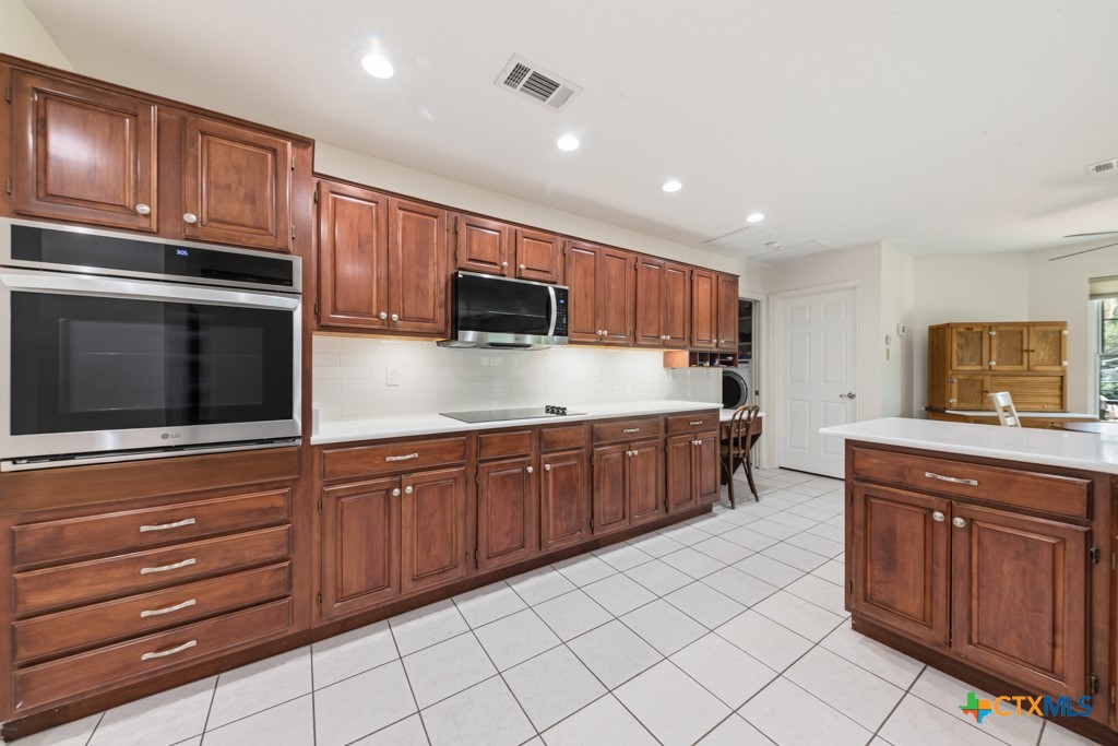 51 Hunters Point Drive Property Photo 15