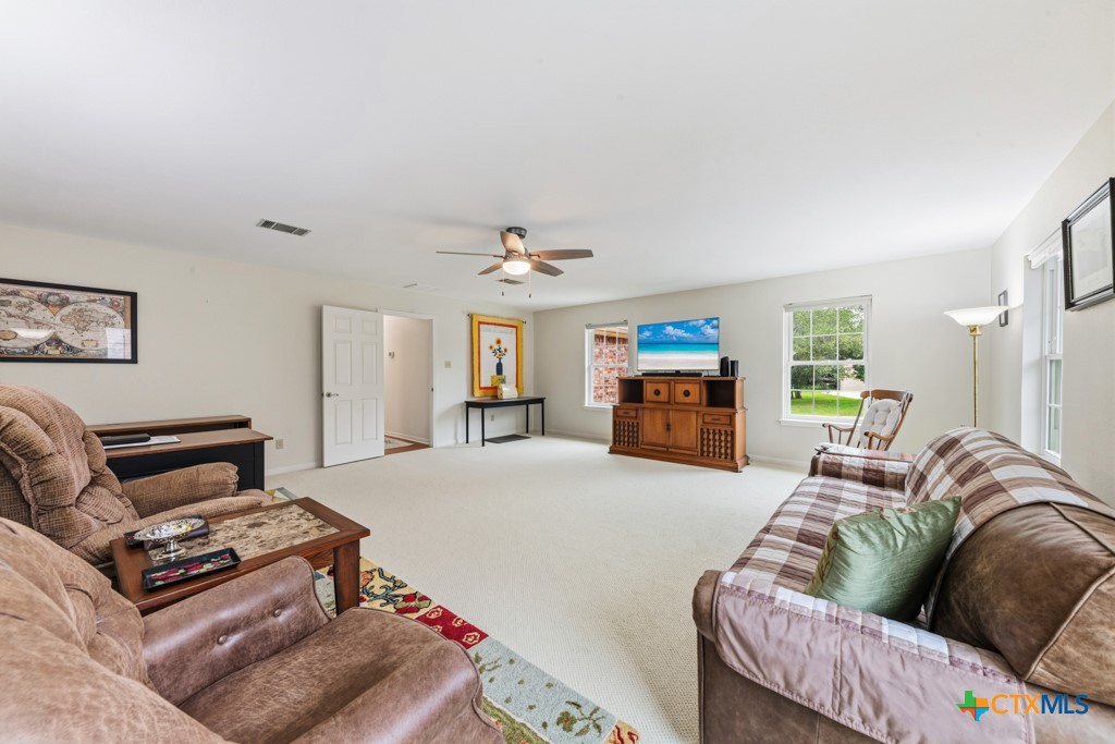51 Hunters Point Drive Property Photo 28