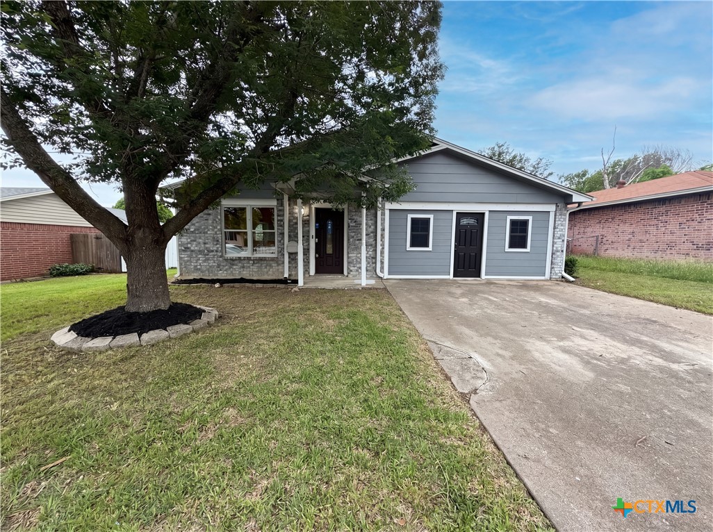 203 W Hogan Drive Property Photo 1