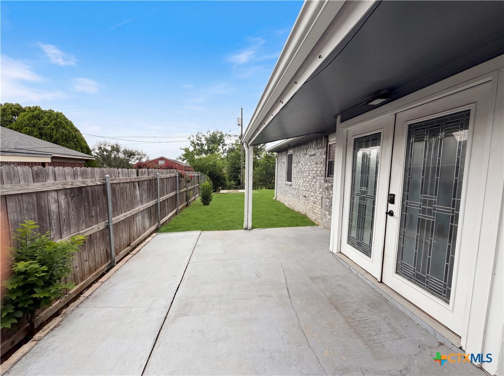 203 W Hogan Drive Property Photo 5