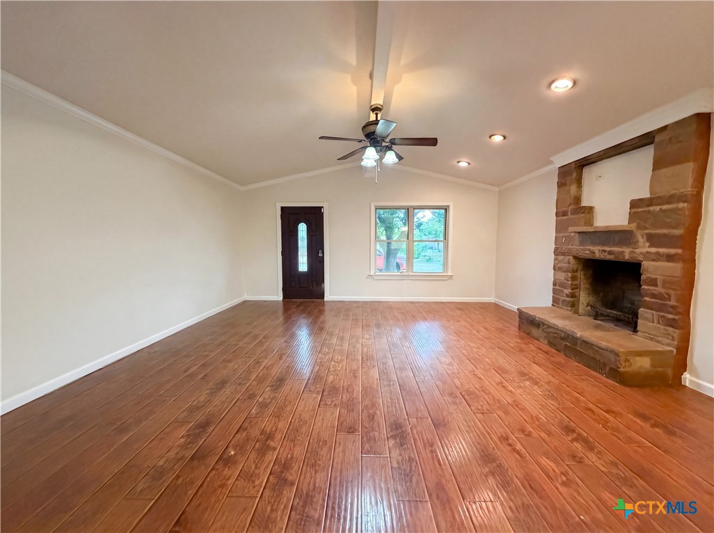 203 W Hogan Drive Property Photo 9