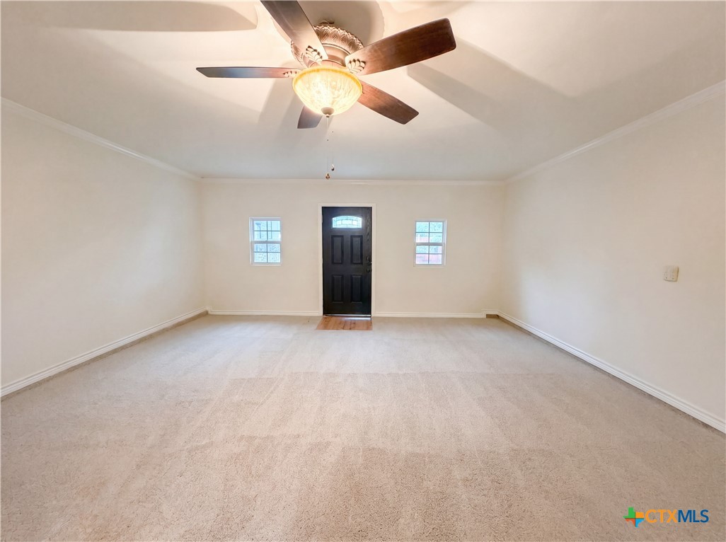 203 W Hogan Drive Property Photo 10