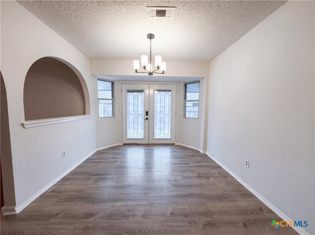 203 W Hogan Drive Property Photo 11