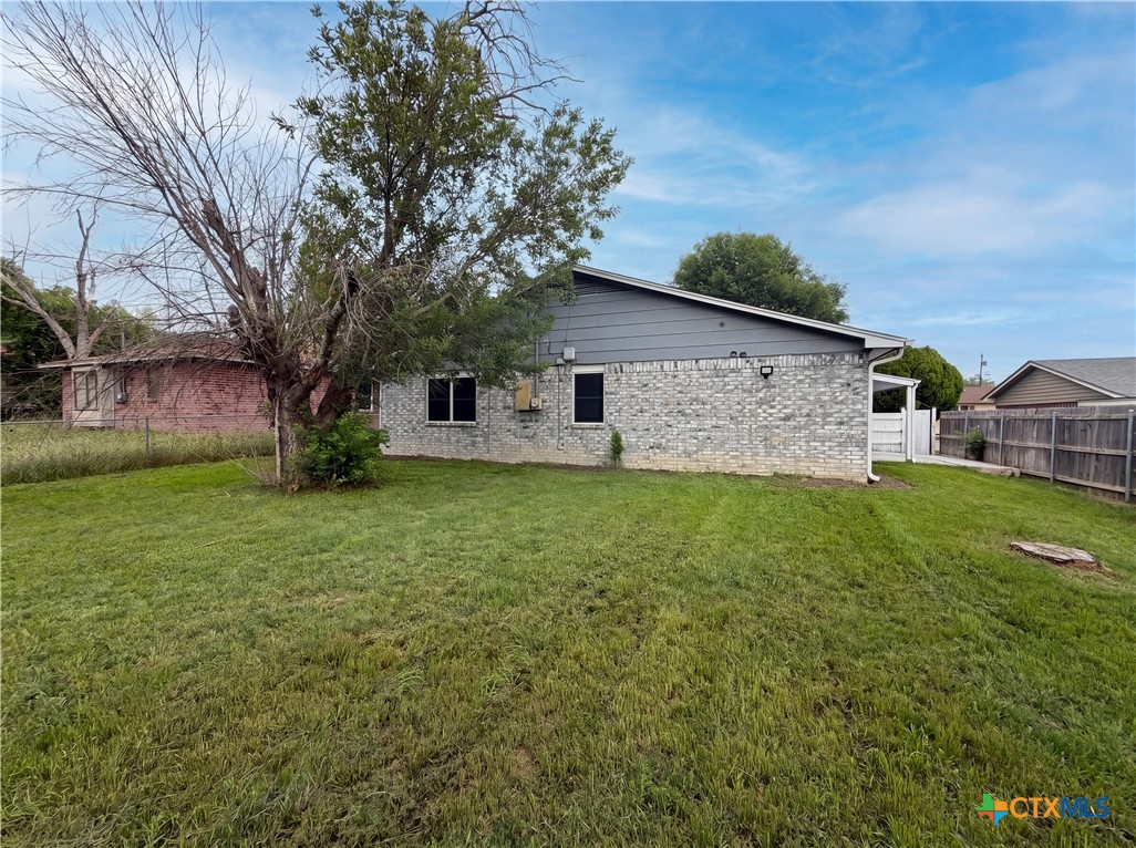 203 W Hogan Drive Property Photo 17