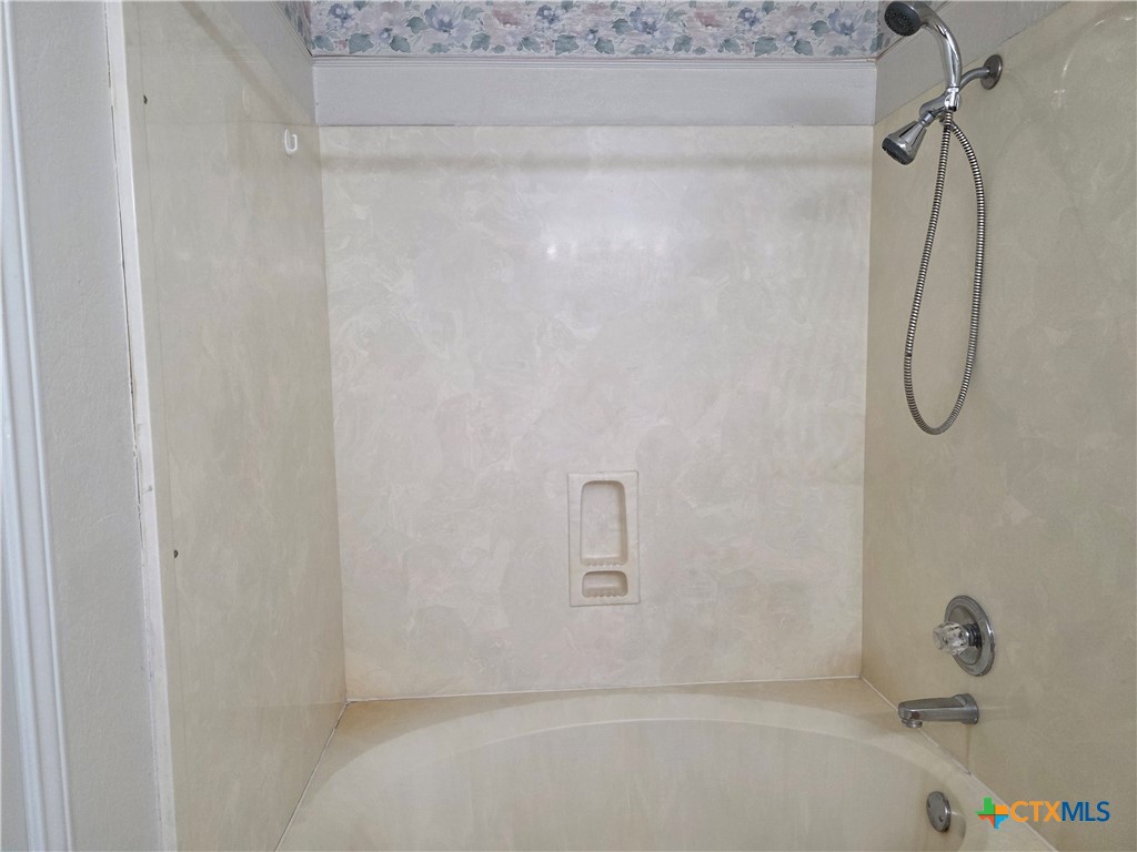 5005 Norton Drive Property Photo 8