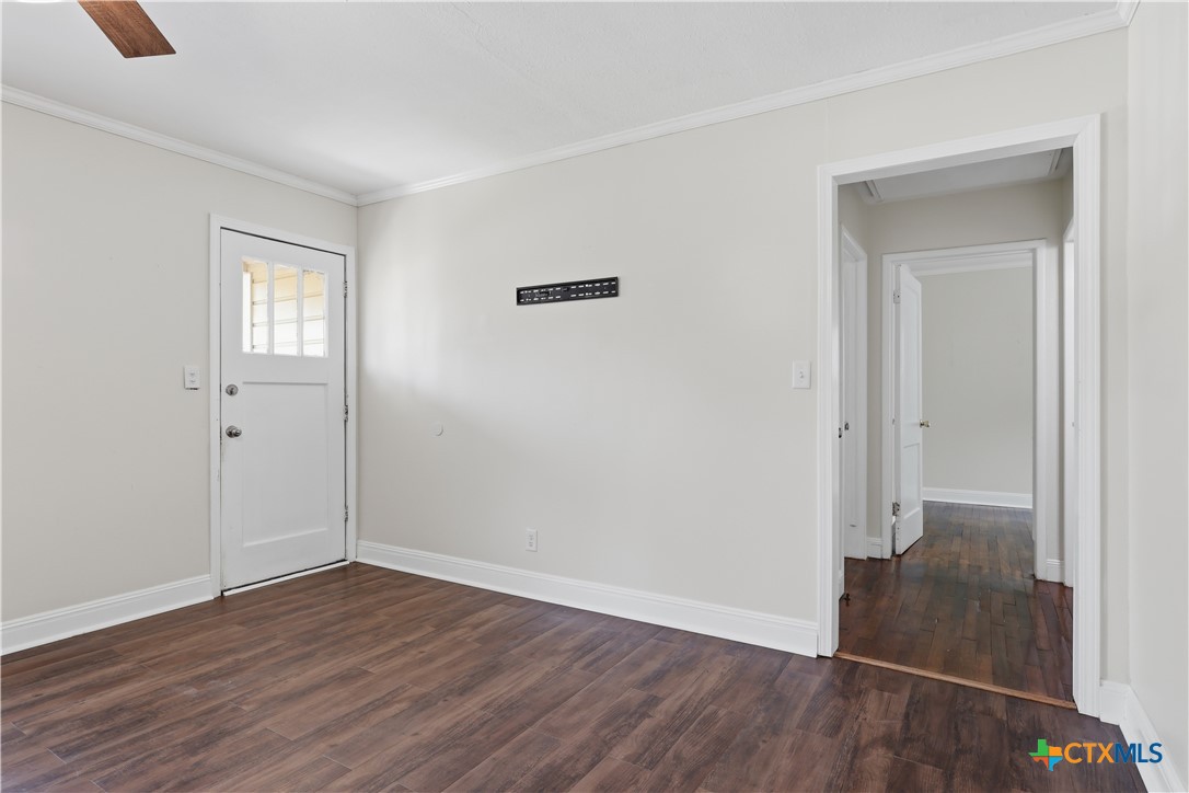 1605 E Mistletoe Avenue Property Photo 13