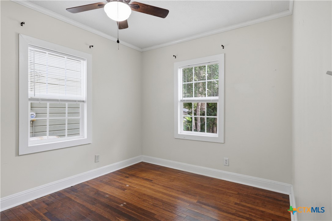 1605 E Mistletoe Avenue Property Photo 14