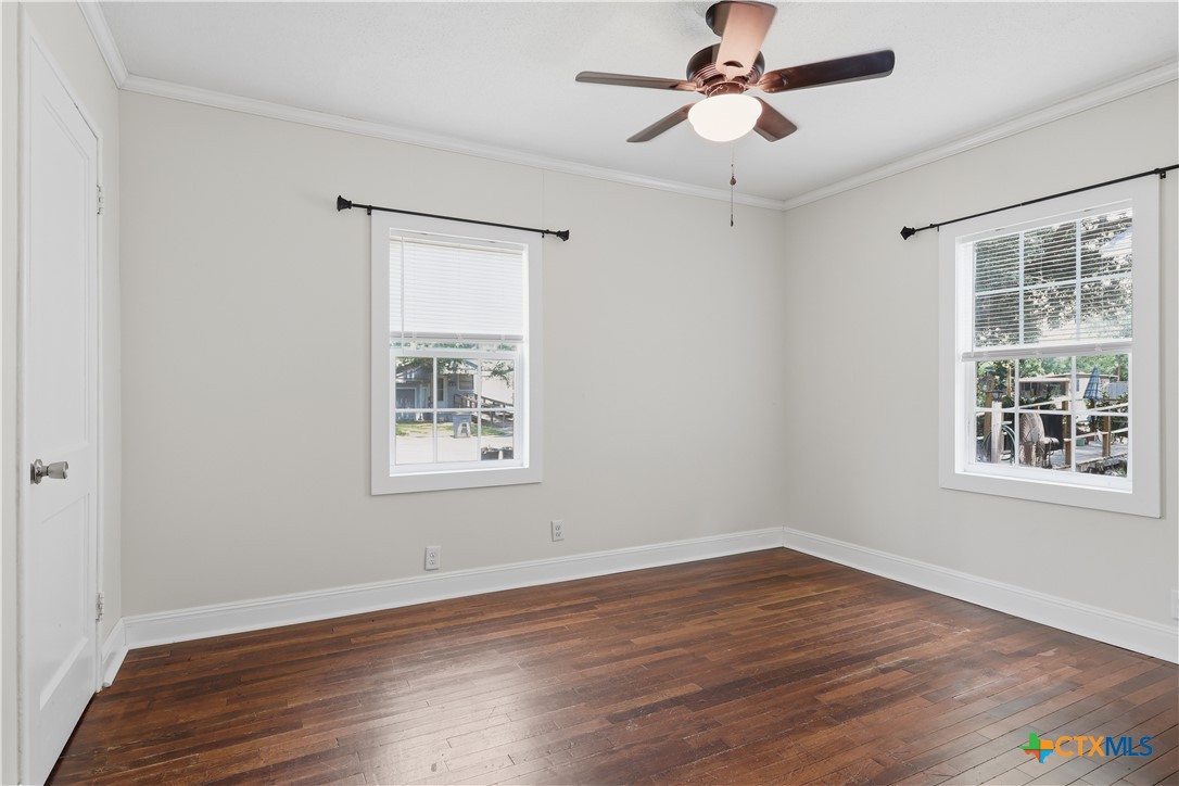 1605 E Mistletoe Avenue Property Photo 17
