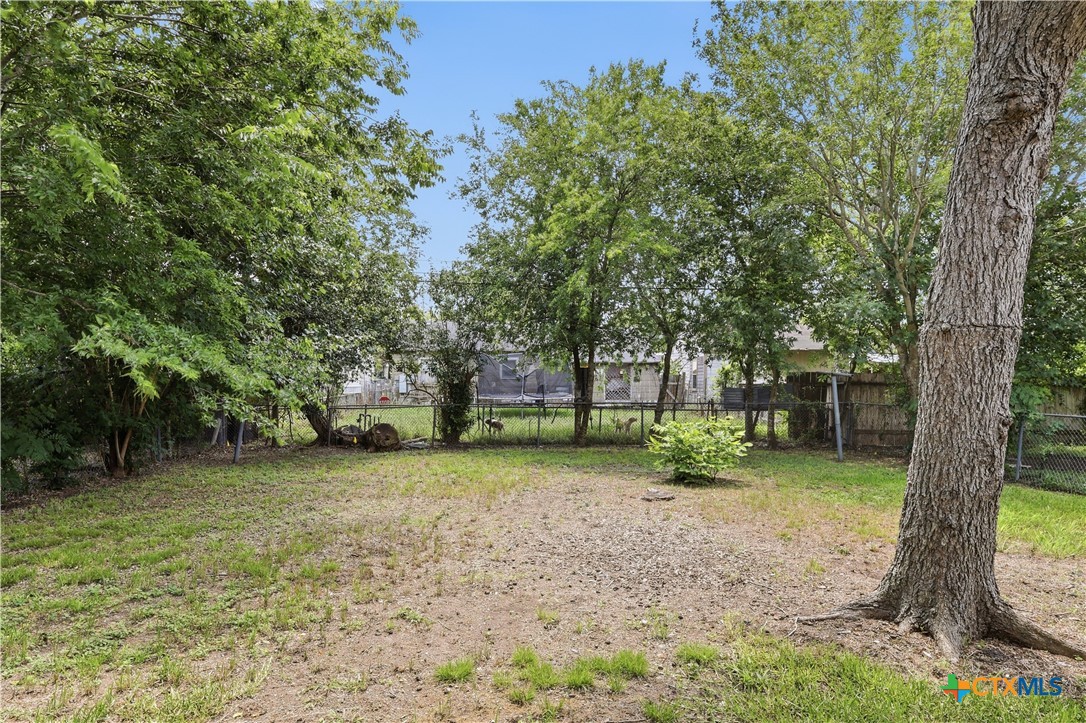 1605 E Mistletoe Avenue Property Photo 20