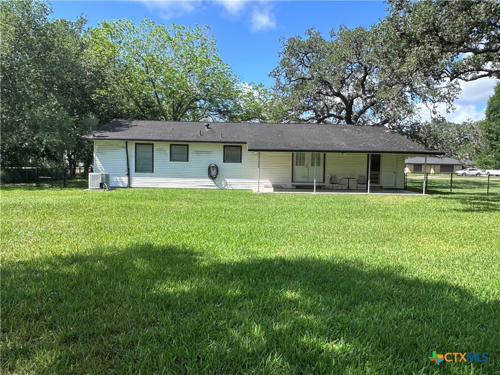 1214 Macarthur Property Photo 17