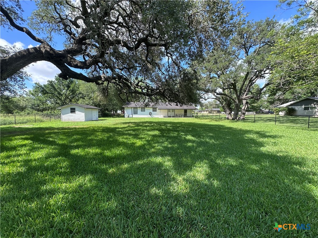 1214 Macarthur Property Photo 19