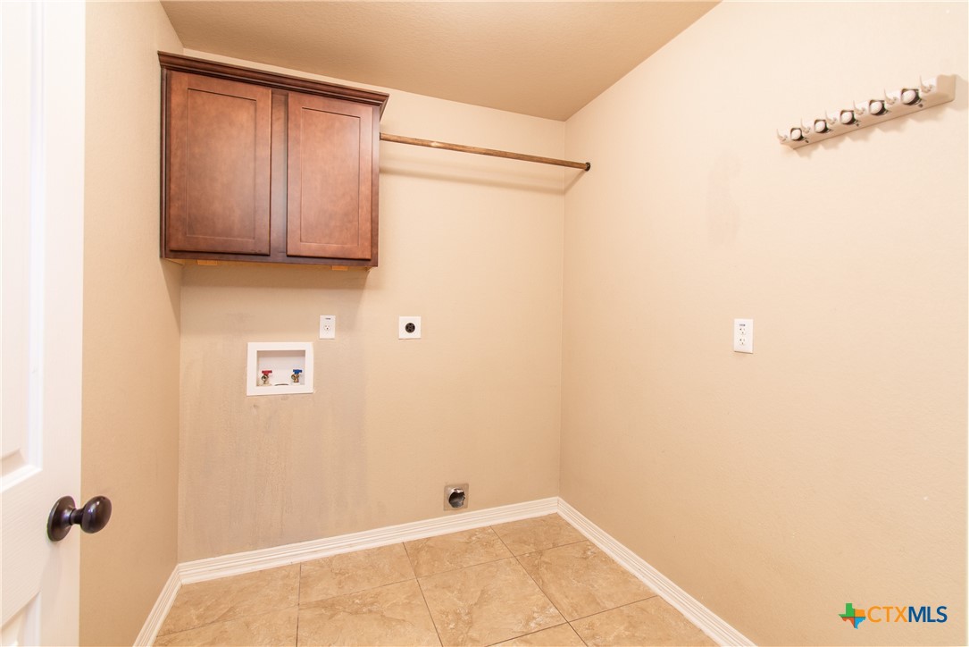 8401 Split Trail Cove Property Photo 9