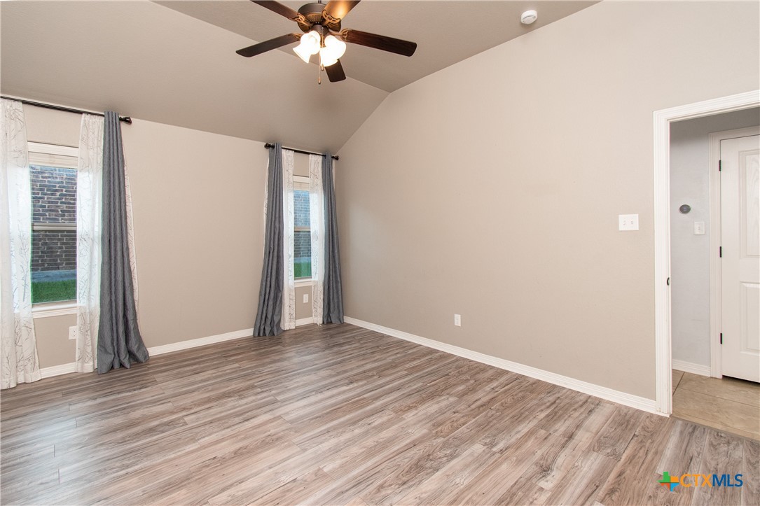 8401 Split Trail Cove Property Photo 11