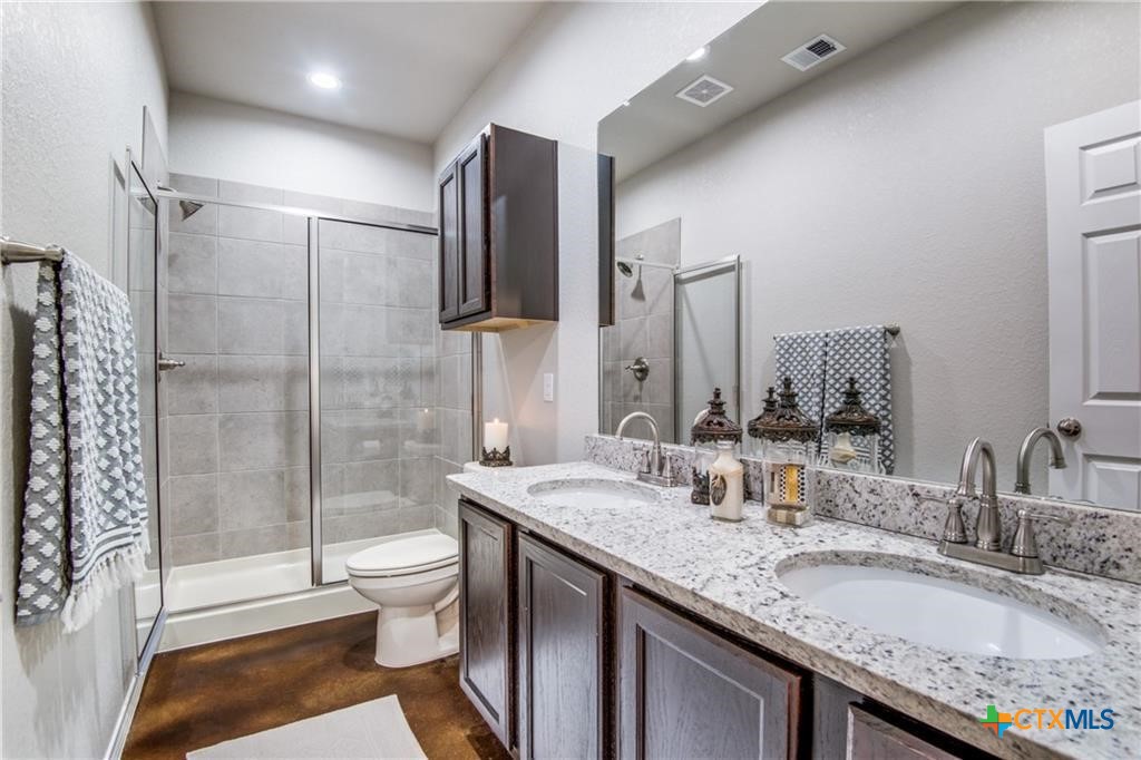 1112 Renee Way Property Photo 13