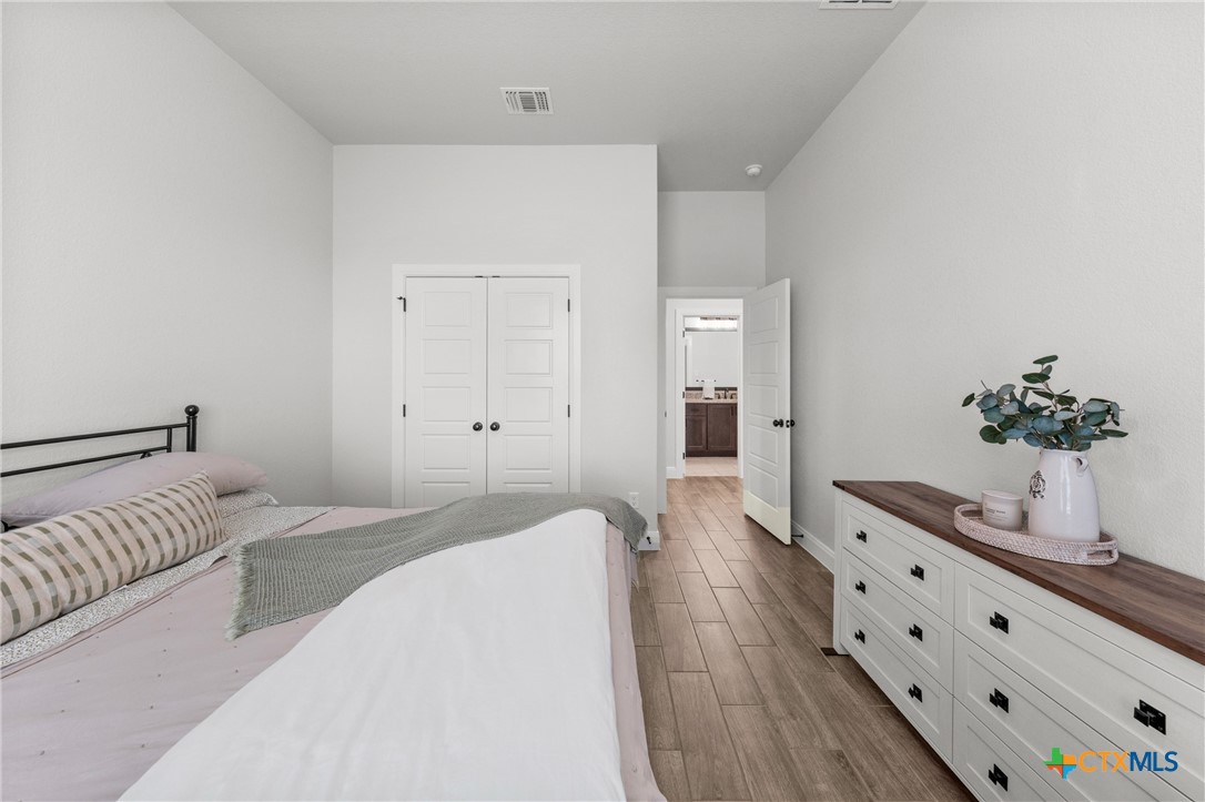 979 Inka Road Property Photo 28