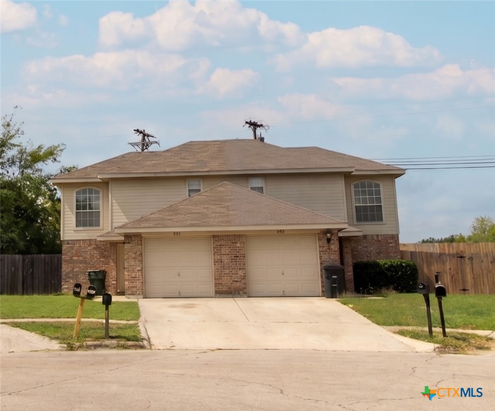 2412 Skylark Circle Property Photo 1