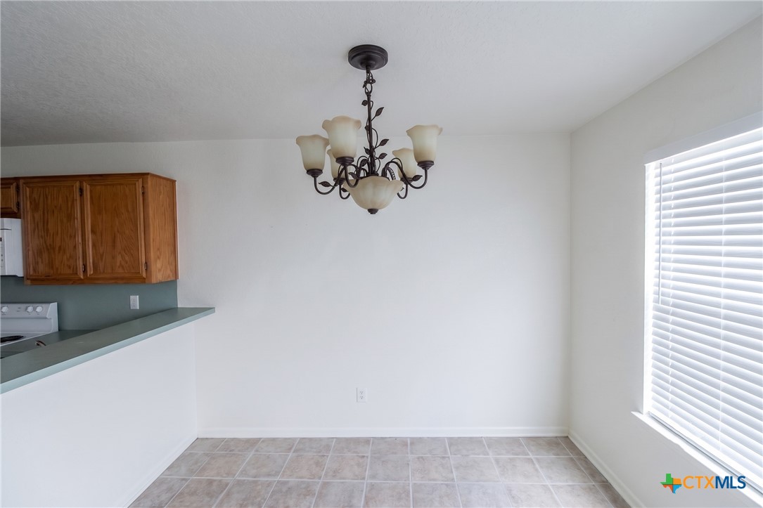 2412 Skylark Circle Property Photo 4