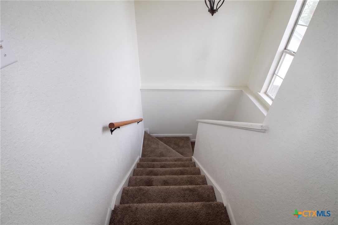 2412 Skylark Circle Property Photo 6