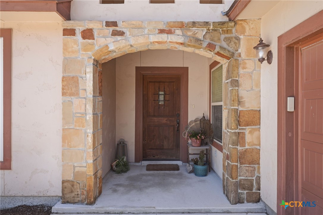 225 Greenway Drive Property Photo 4