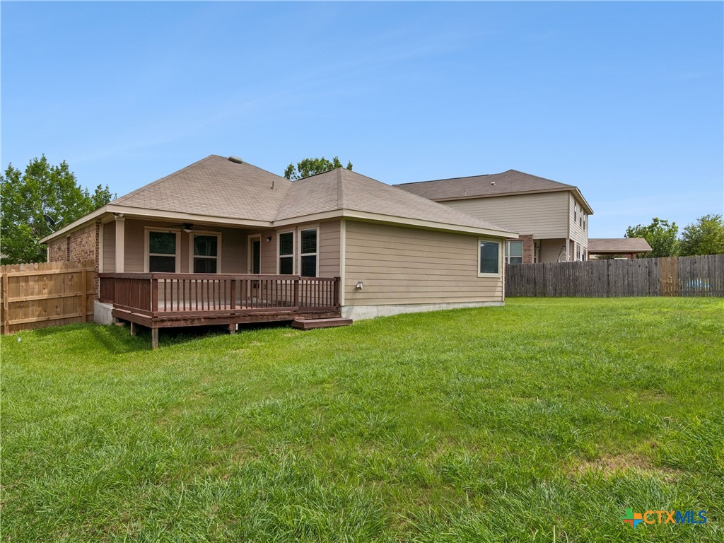 1820 Strawcove Property Photo 4