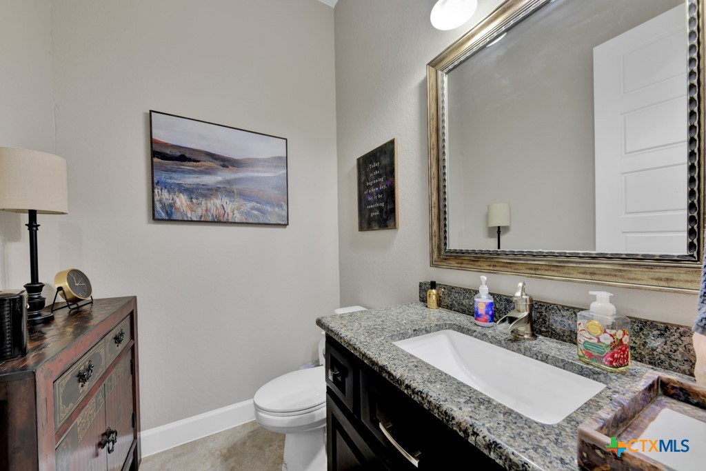 949 N Academy Avenue Property Photo 11