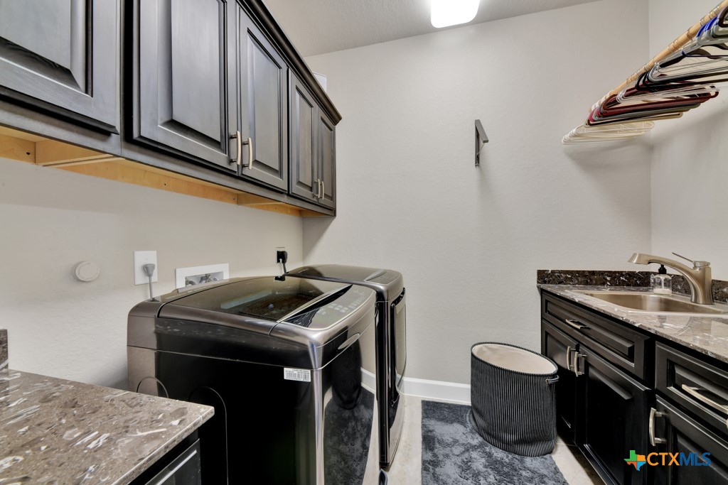 949 N Academy Avenue Property Photo 13