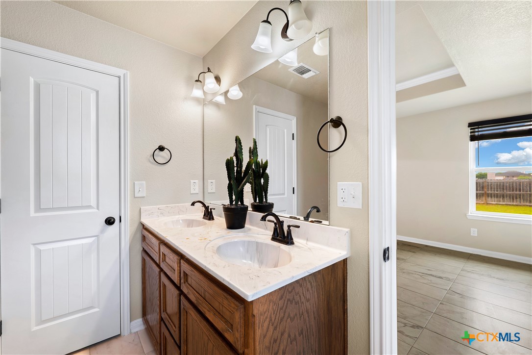 6005 Cactus Flower Lane Property Photo 10
