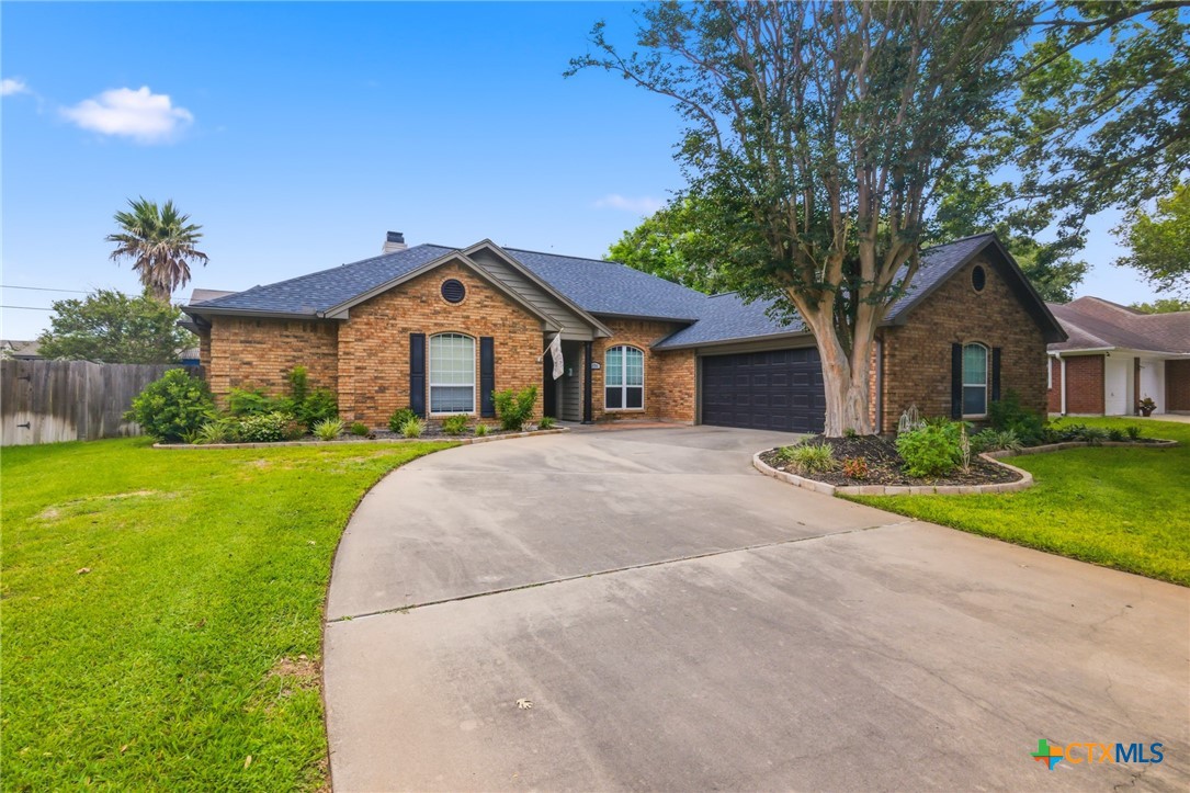 206 Windy Way Drive Property Photo 1