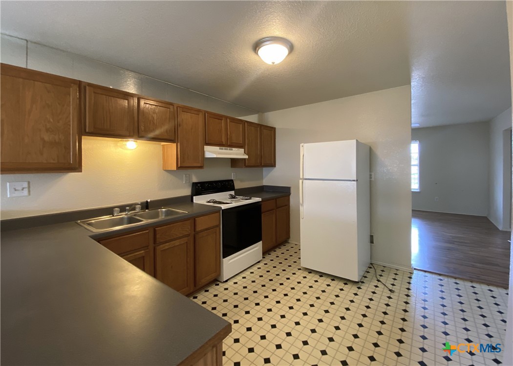 2801 Cantabrian Drive C Property Photo 3