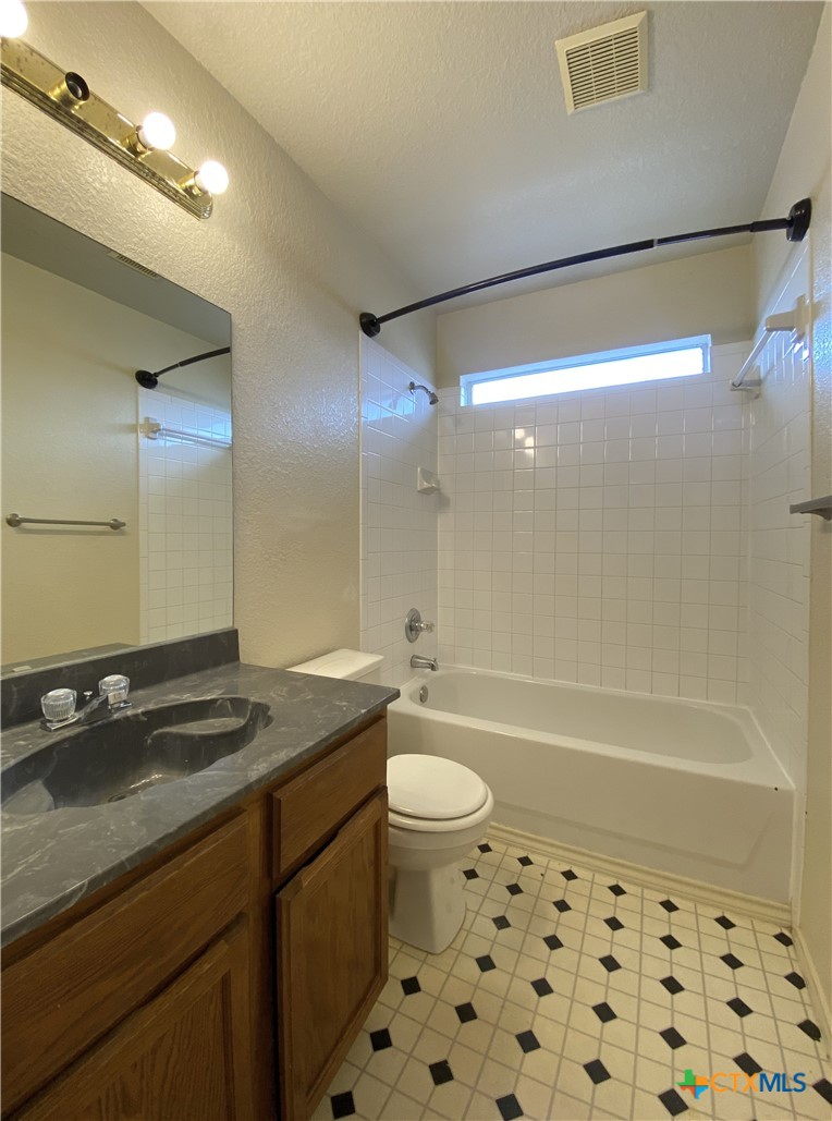 2801 Cantabrian Drive C Property Photo 9