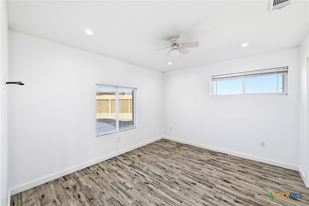 120 Loopsy Lane Property Photo 18
